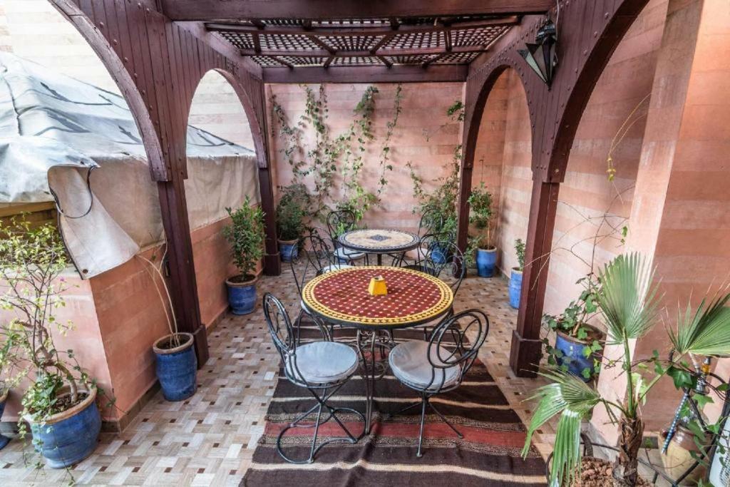 Riad Tamazouzte Hotel Marrakesh Bagian luar foto